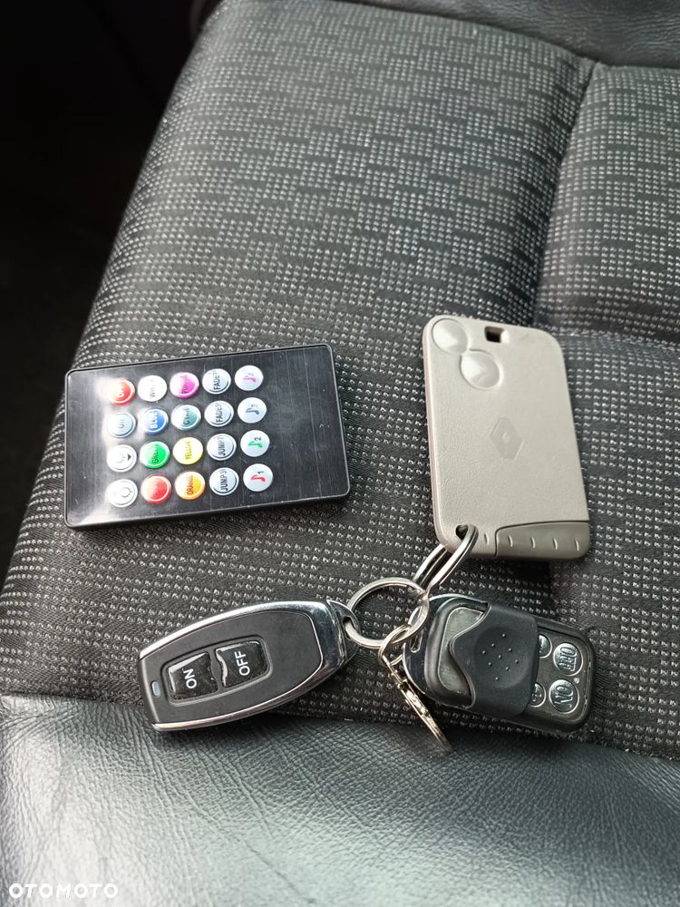 Renault Espace 1.9 dCi Dynamique - 24