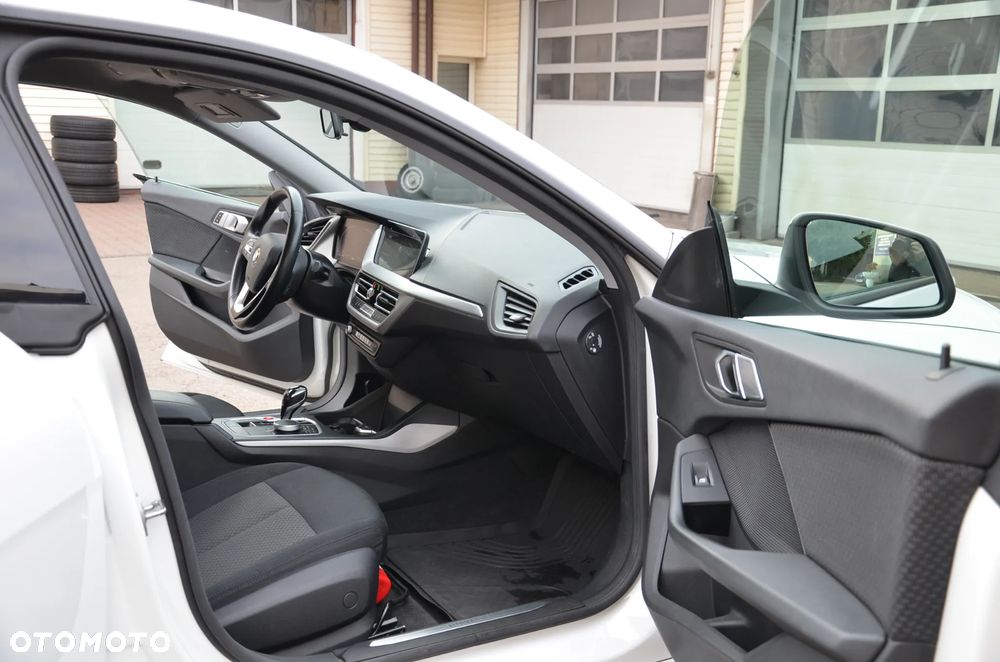 BMW Seria 2 218i Sport Line - 10