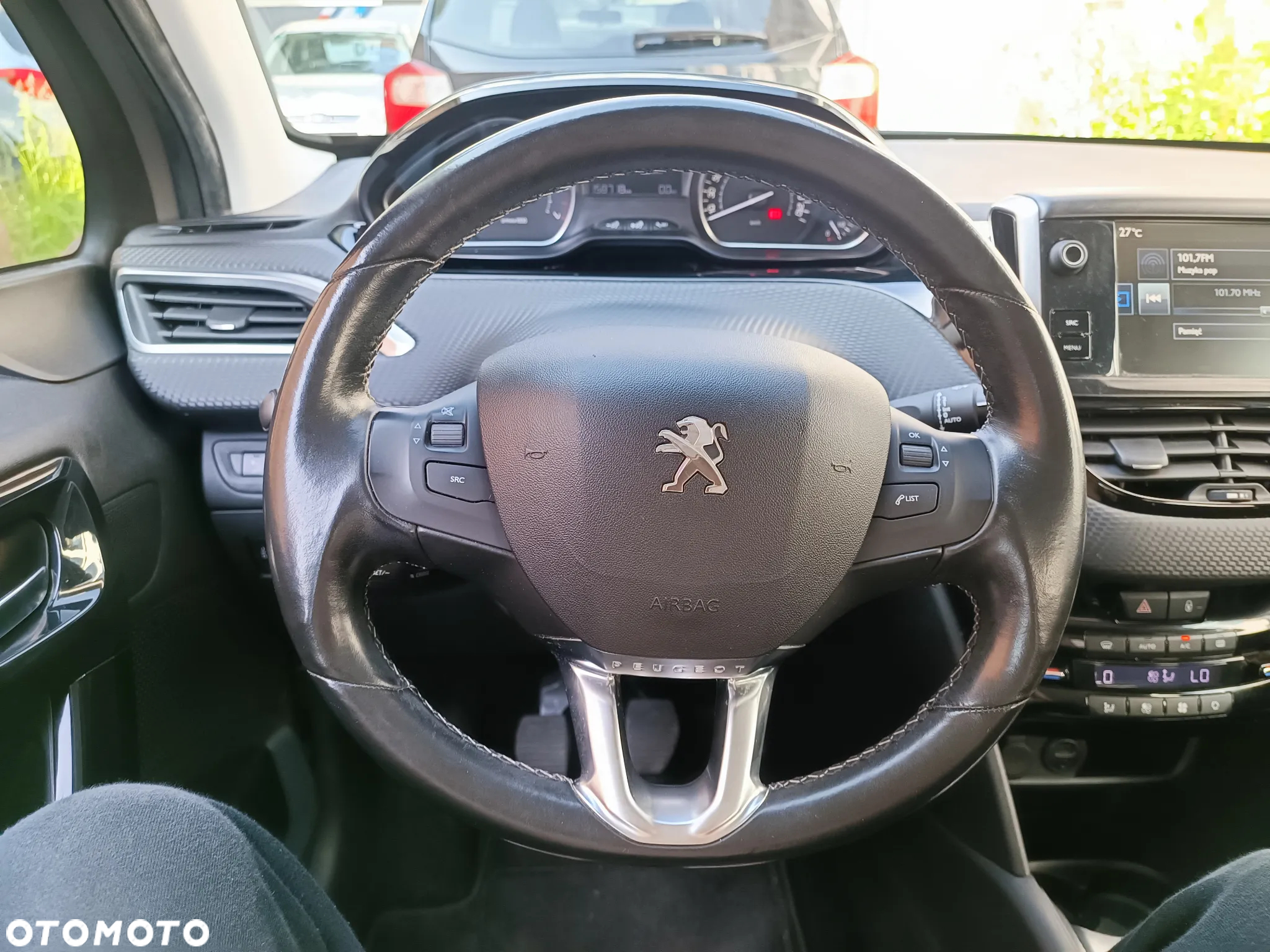 Peugeot 208 1.2 PureTech Allure S&S - 18
