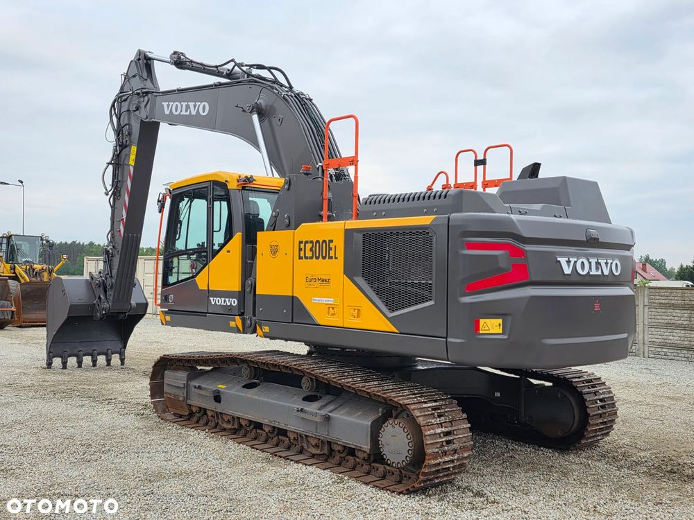 Volvo EC 300 EL, 2022 ROK, 3600 MTH, PODNOSZONA KABINA - 3