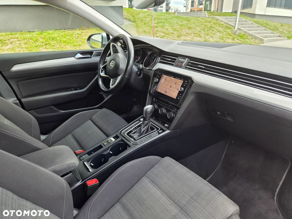 Volkswagen Passat 2.0 TDI SCR DSG Highline - 8
