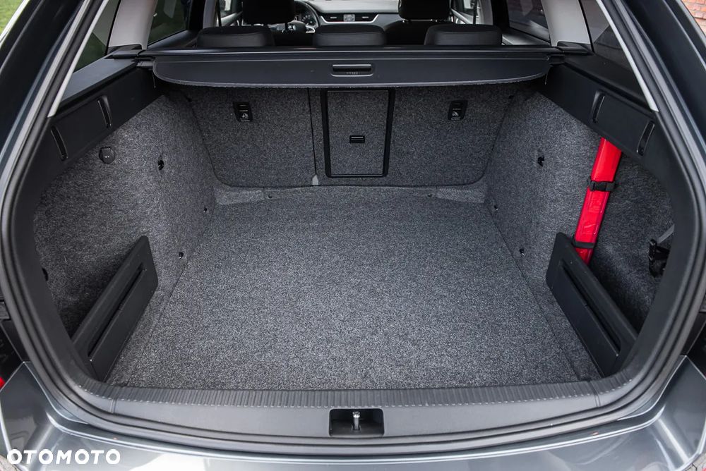 Skoda Octavia 2.0 TDI SCR 4x4 Style DSG - 29