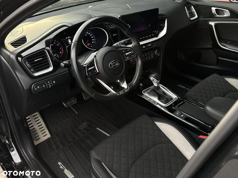 Kia Ceed 1.4 T-GDI L Business Line DCT - 13