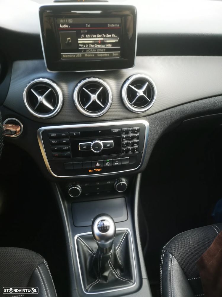 Mercedes-Benz GLA 180 CDI Urban - 10