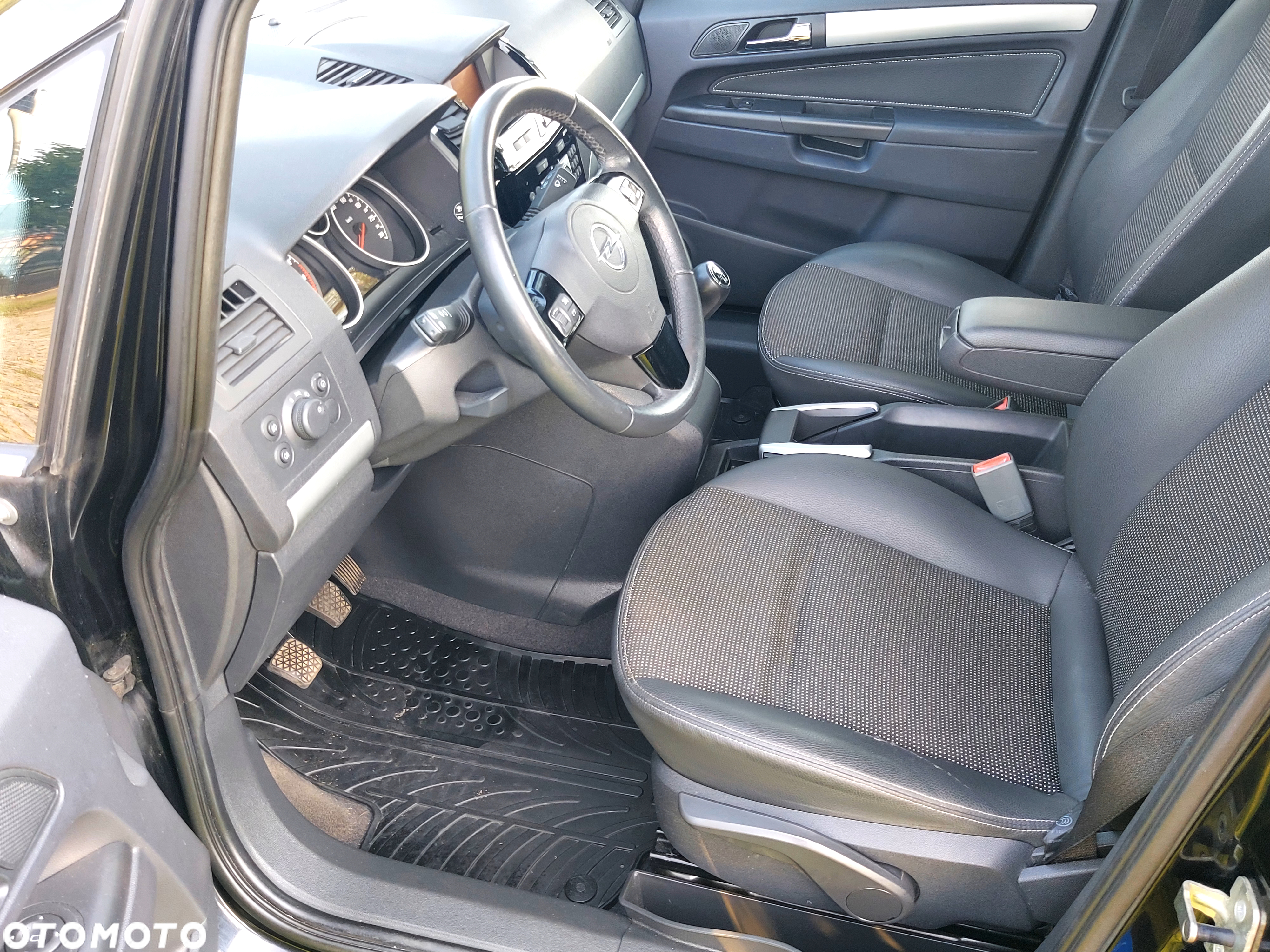 Opel Zafira 1.8 Cosmo - 7