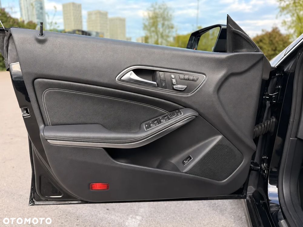 Mercedes-Benz CLA 250 4-Matic - 25