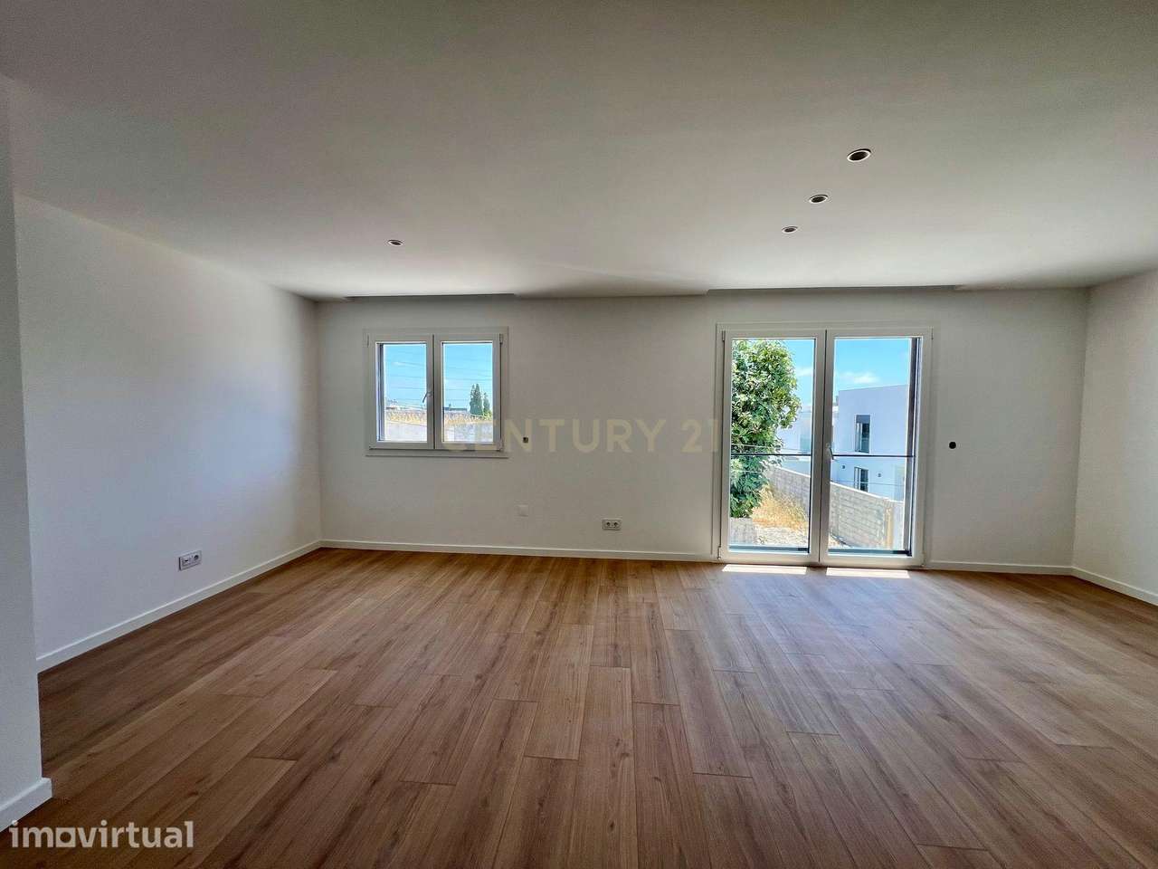 Sintra - Serra de Casal de Cambra - Apartamento T2 com parqueamento - Grande imagem: 4/8