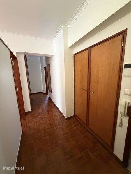 T3+1 c/2 casas de banho na Portela - Grande imagem: 3/12