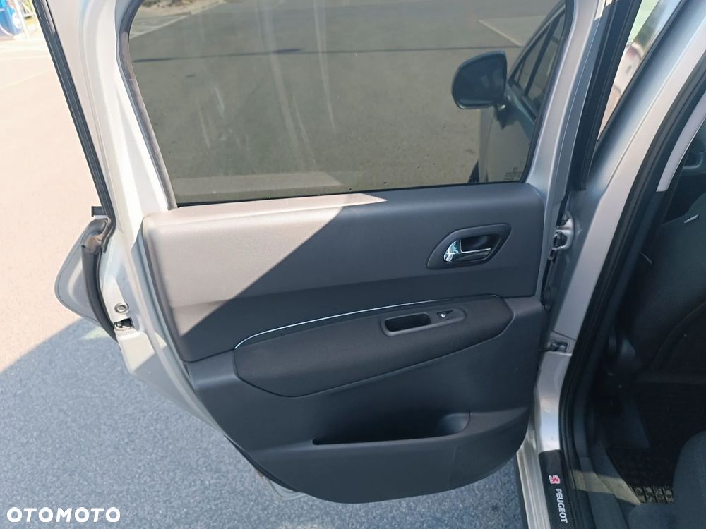 Peugeot 3008 120 VTi Style - 20