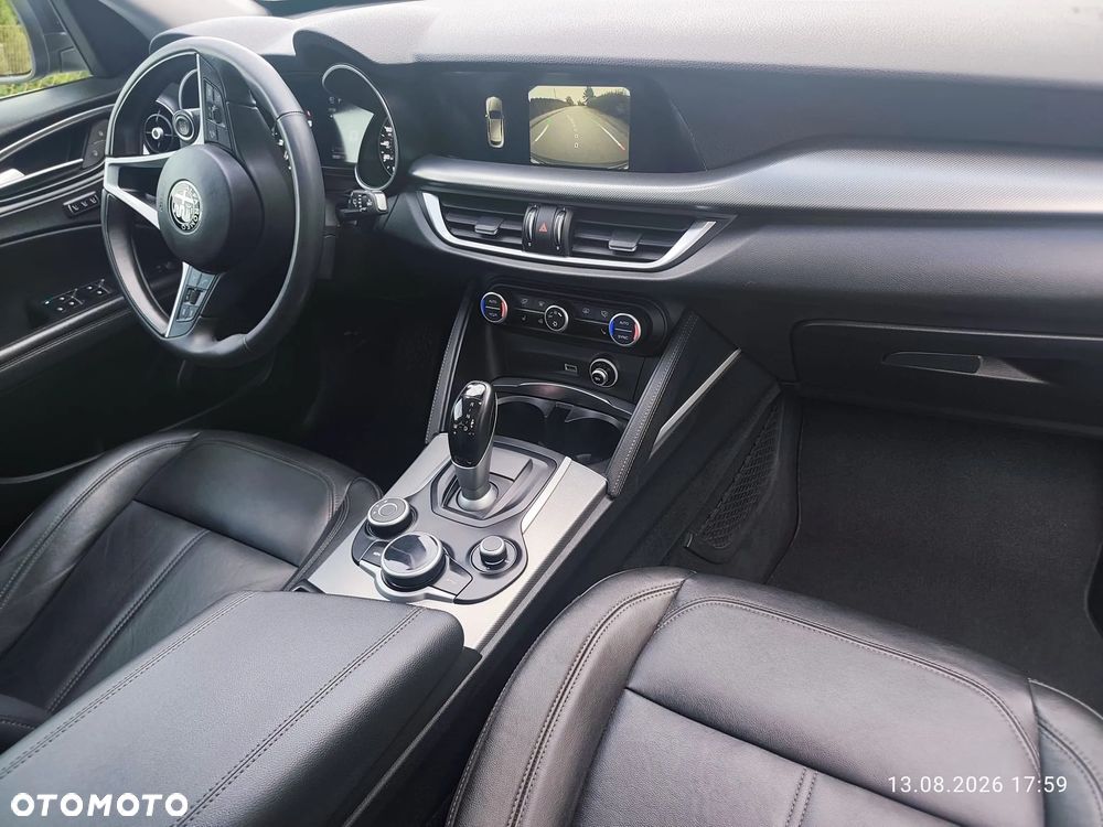 Alfa Romeo Stelvio 2.0 Turbo 16V AT8-Q4 Veloce - 14