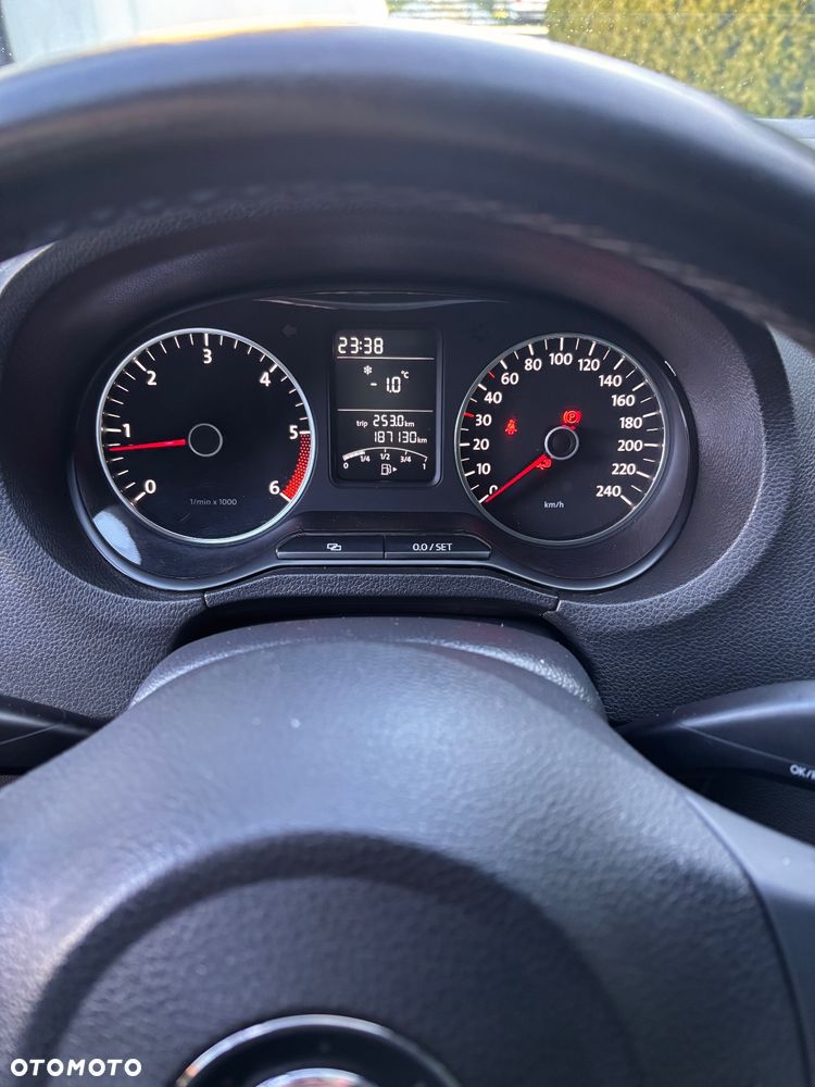 Volkswagen Polo 1.6 TDI DPF Highline - 8