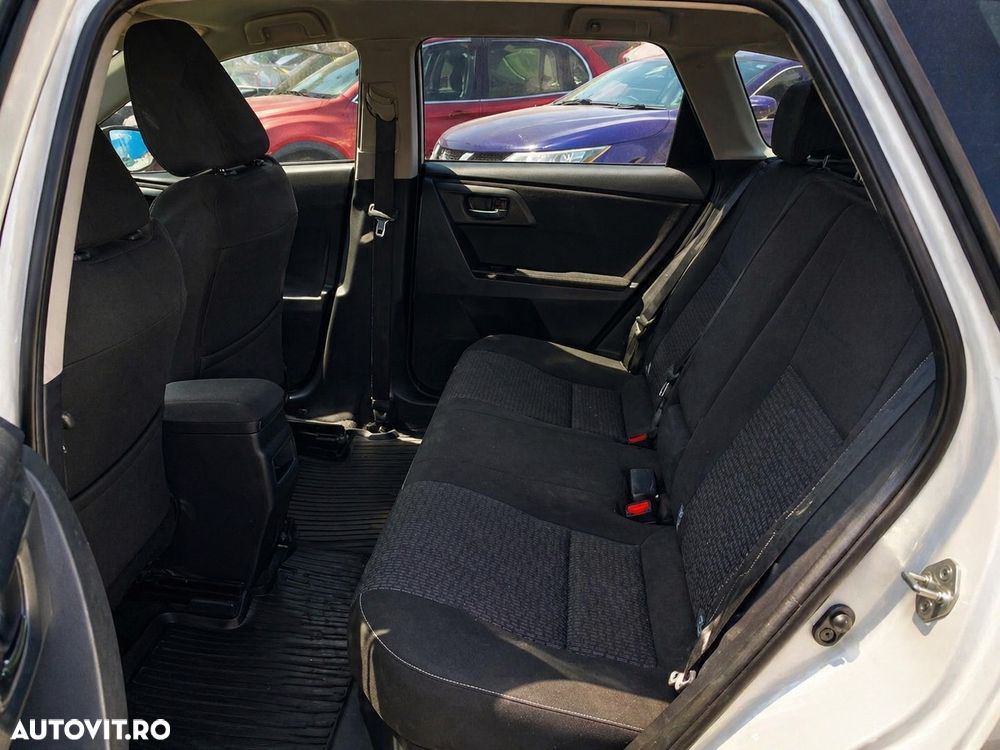 Toyota Auris - 14