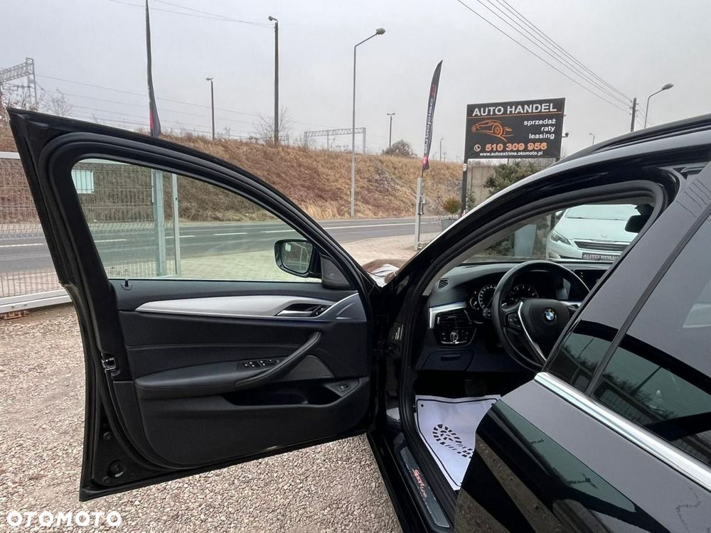 BMW Seria 5 530i xDrive GPF Sport Line sport - 32