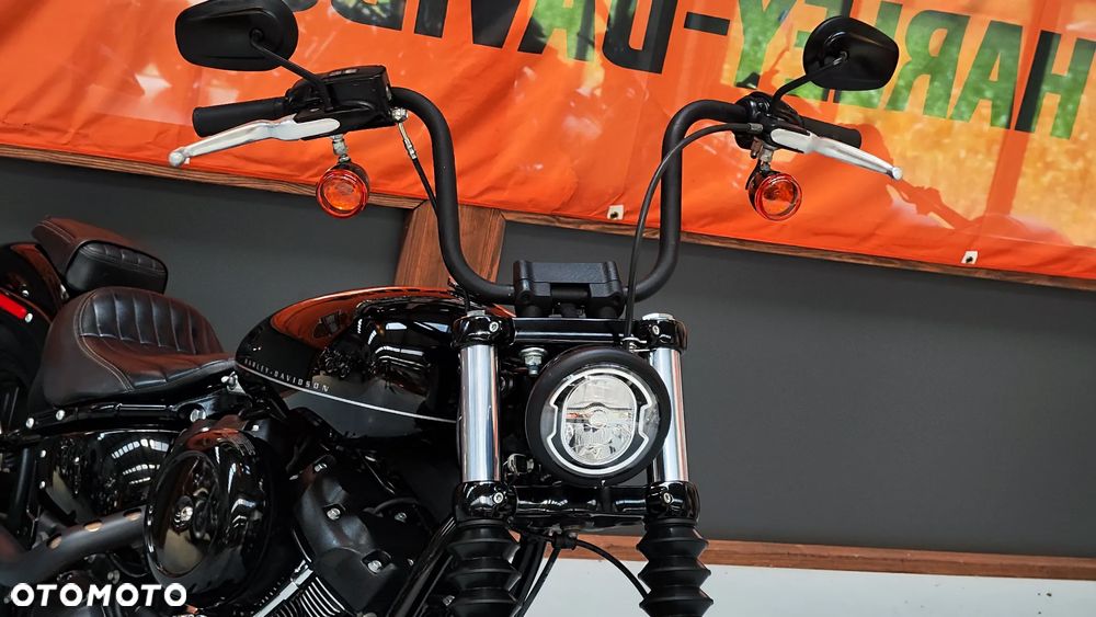 Harley-Davidson Softail Street Bob - 16