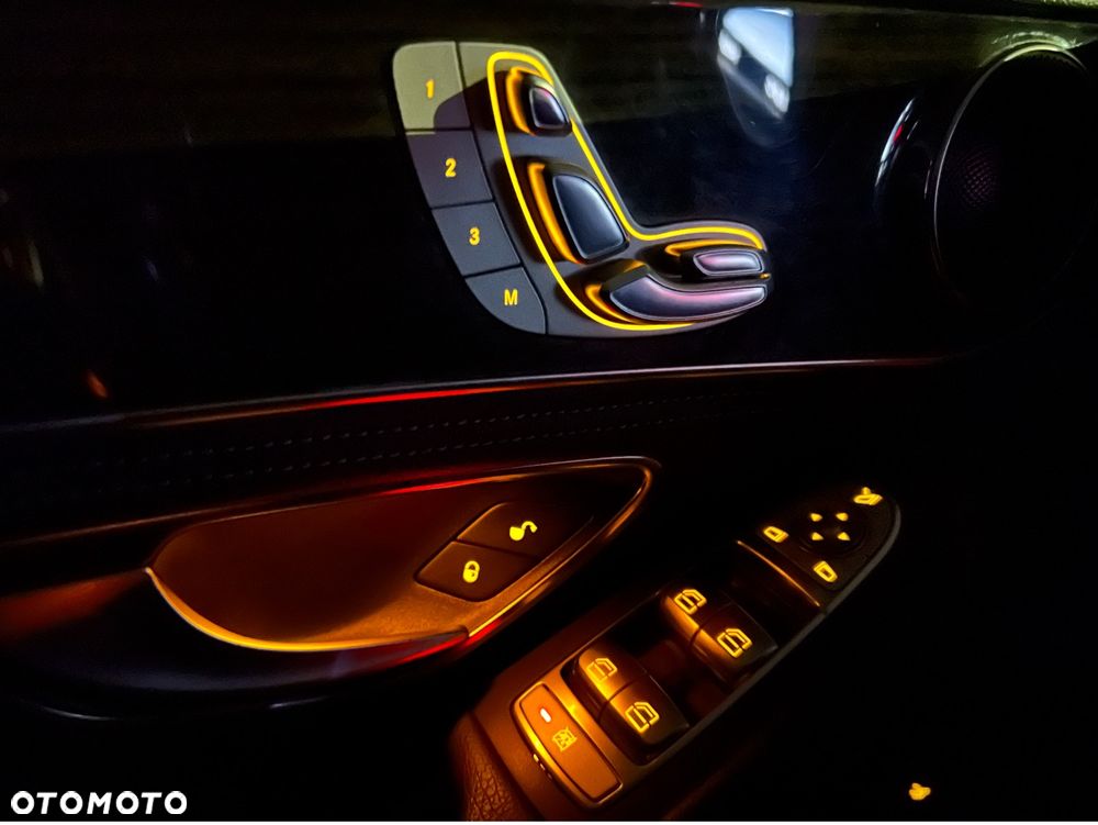 Mercedes-Benz Klasa C 300 7G-TRONIC Exclusive - 33