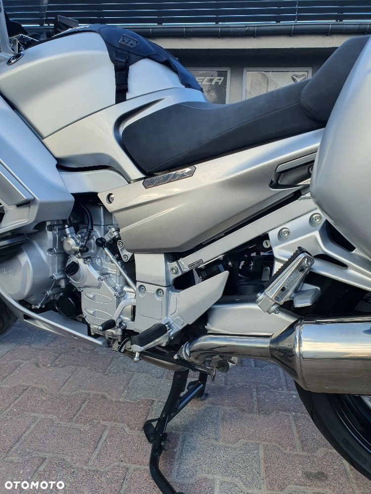 Yamaha FJR - 8