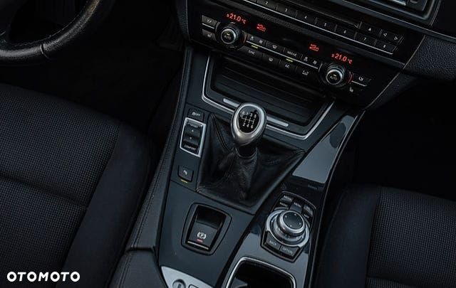 BMW Seria 5 525d - 19