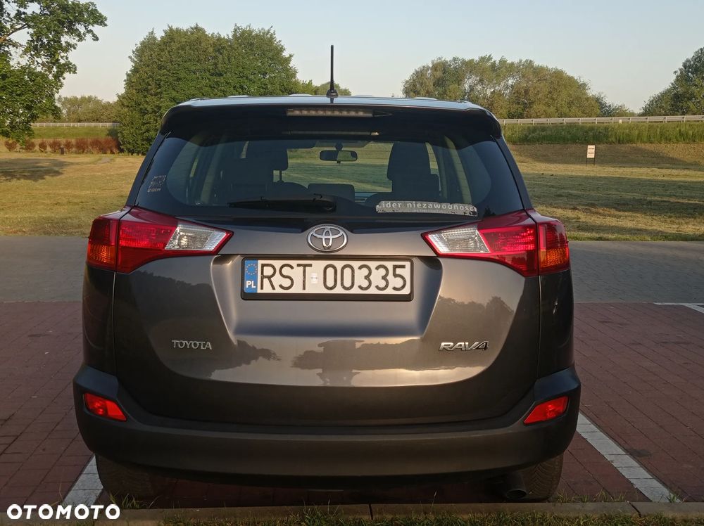 Toyota RAV4 2.0 D-4D Active 4x2 - 7