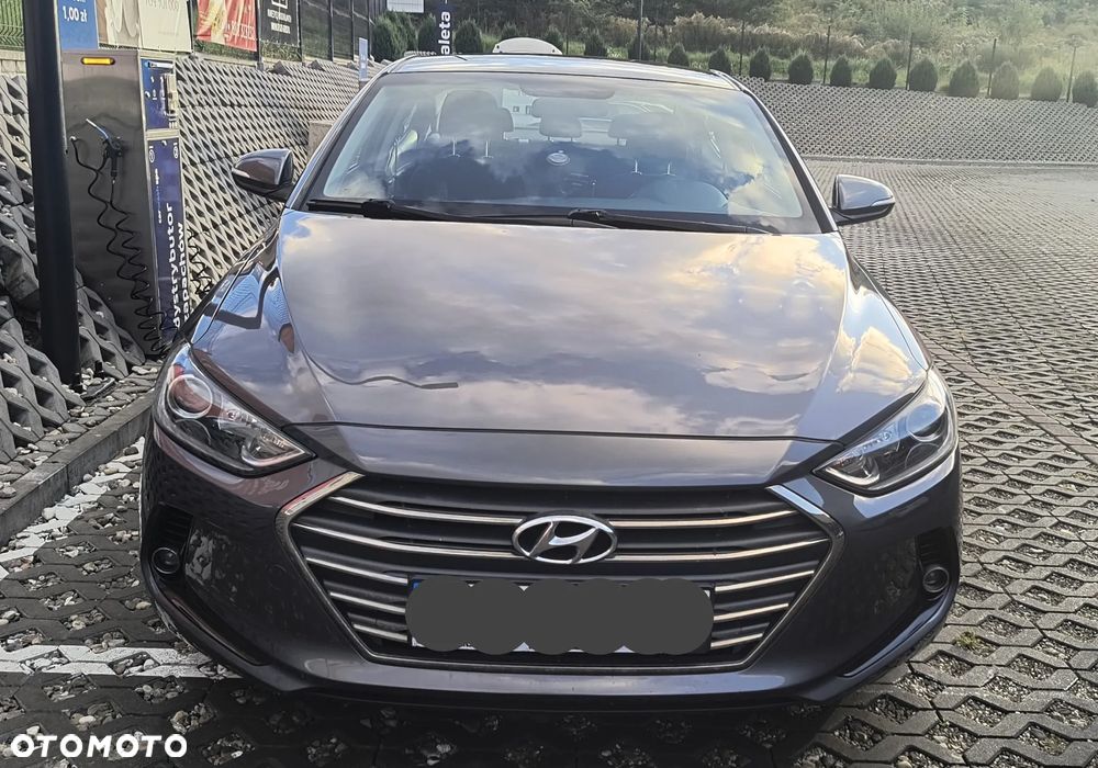 Hyundai Elantra 1.6 Comfort - 3
