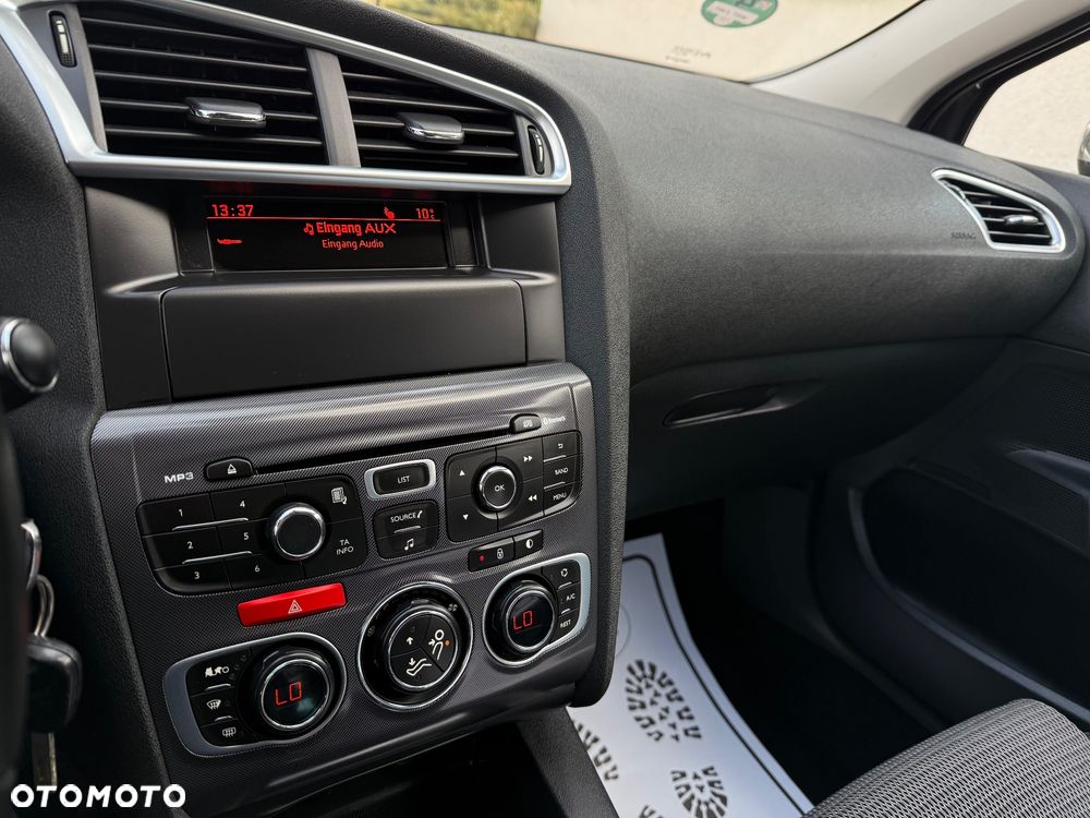 Citroën C4 e-HDi 115 Exclusive - 11