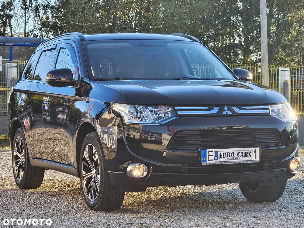 Mitsubishi Outlander 2.0 Invite + 2WD - 7