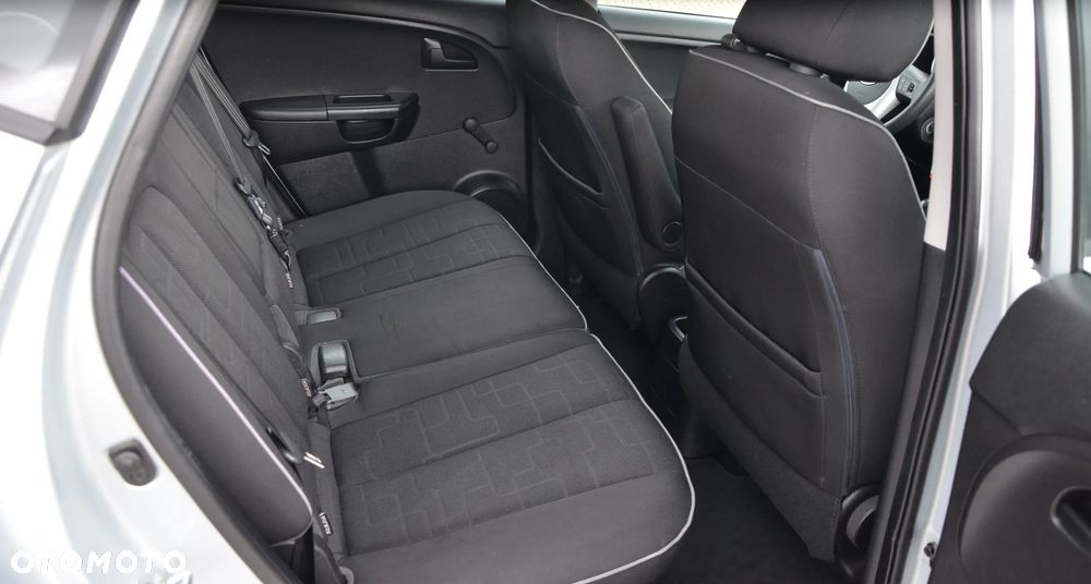 Kia Venga - 16