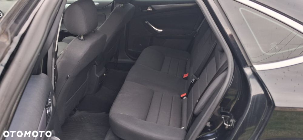 Ford Mondeo 1.6 T Titanium - 4