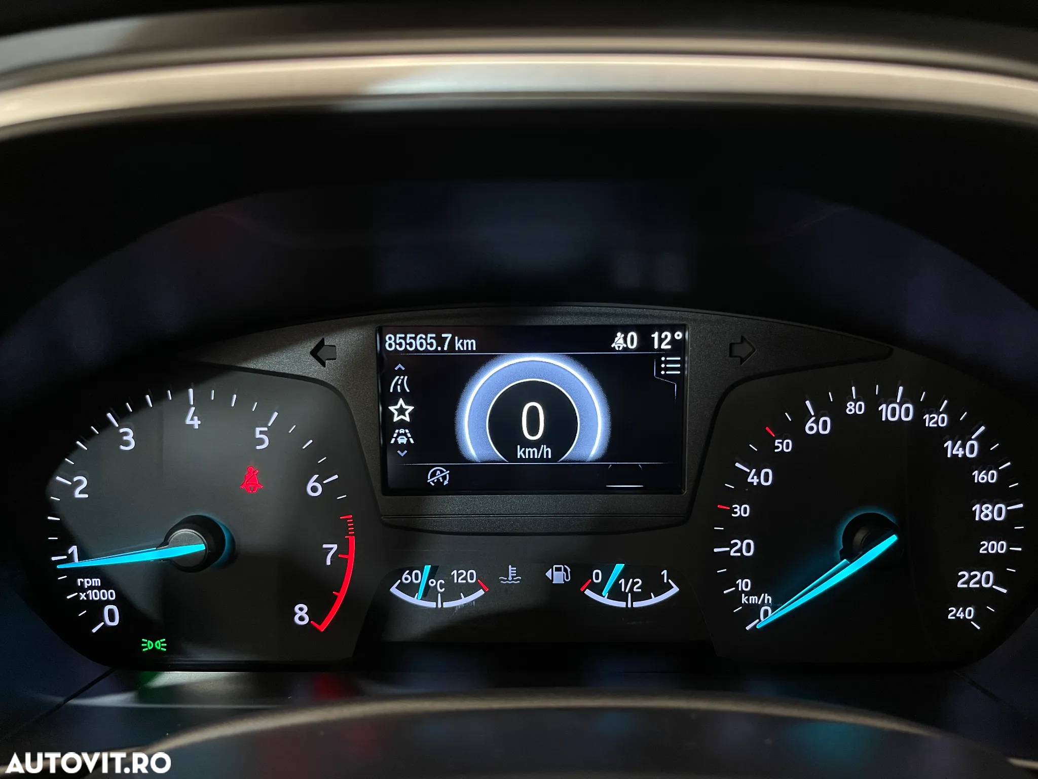 Ford Focus 1.0 EcoBoost Trend Edition - 26