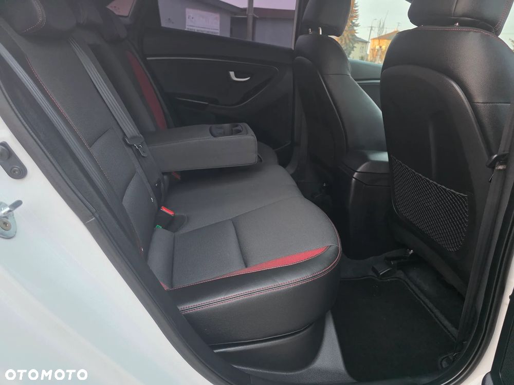 Hyundai i30 1.6 T GDI Turbo - 12