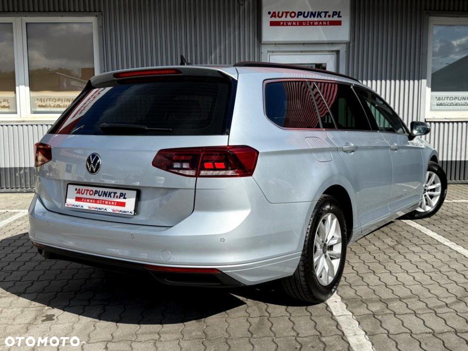 Volkswagen Passat - 4