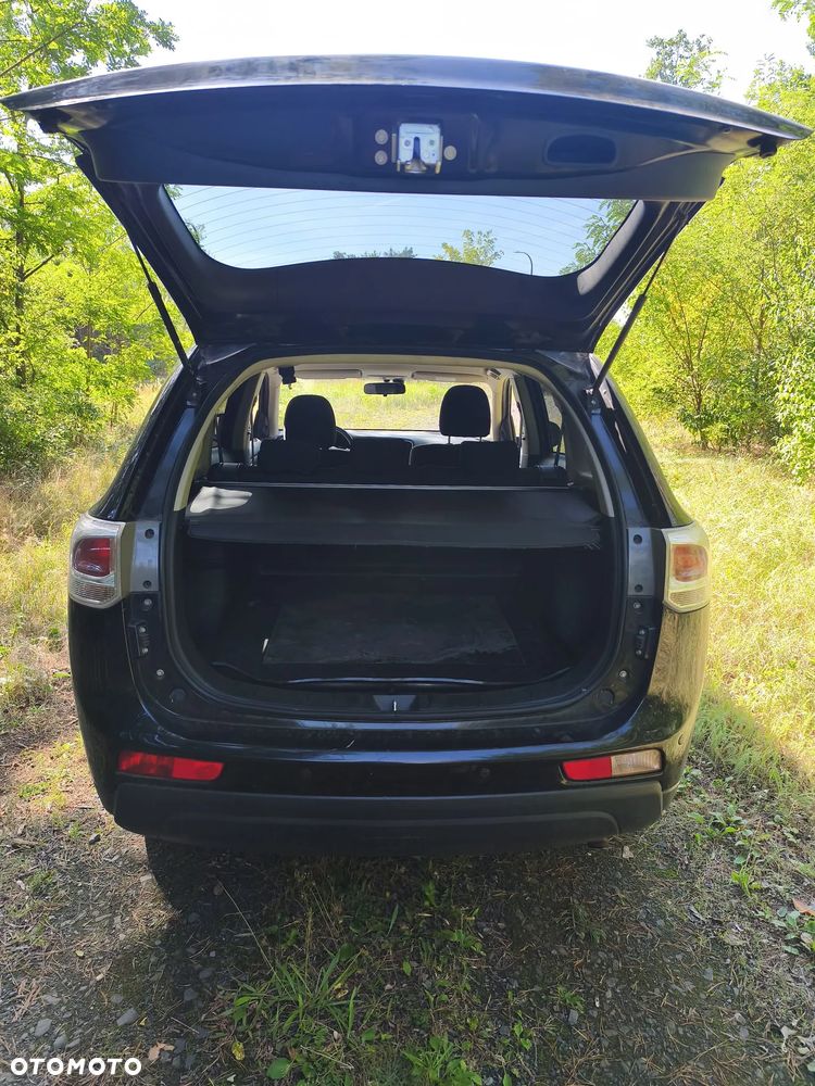 Mitsubishi Outlander 2.0 4WD Invite - 6