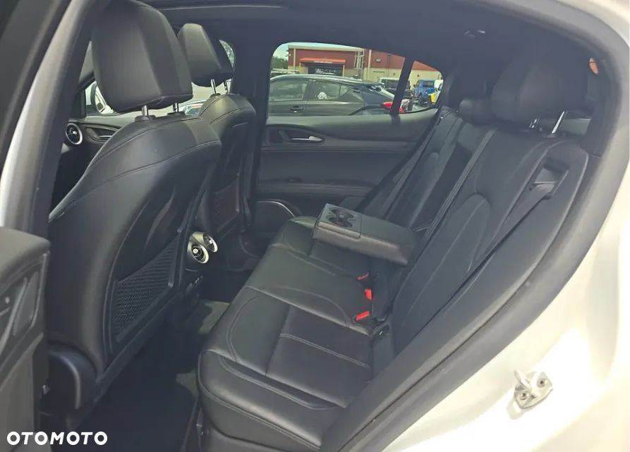 Alfa Romeo Stelvio 2.0 Turbo TI Q4 - 12