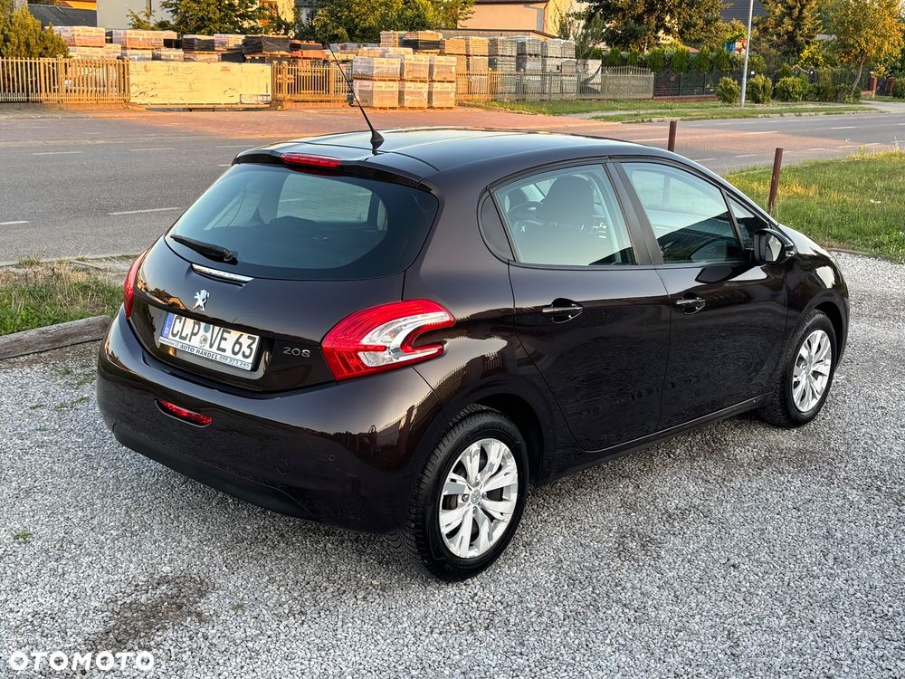 Peugeot 208 - 23