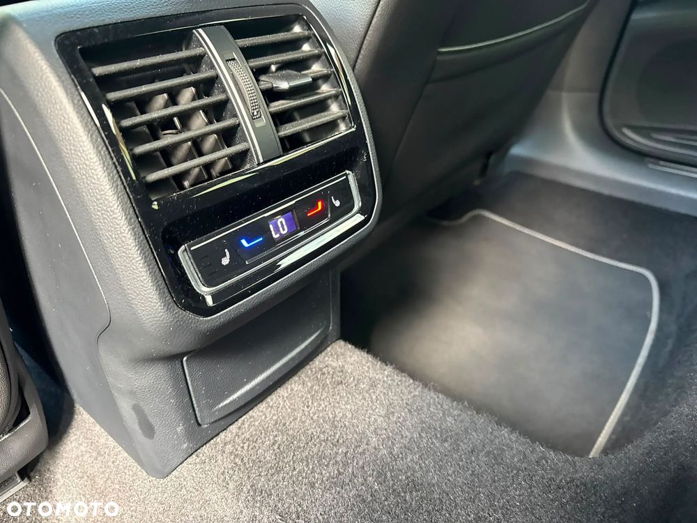 Volkswagen Arteon 2.0 TDI R-Line DSG - 28