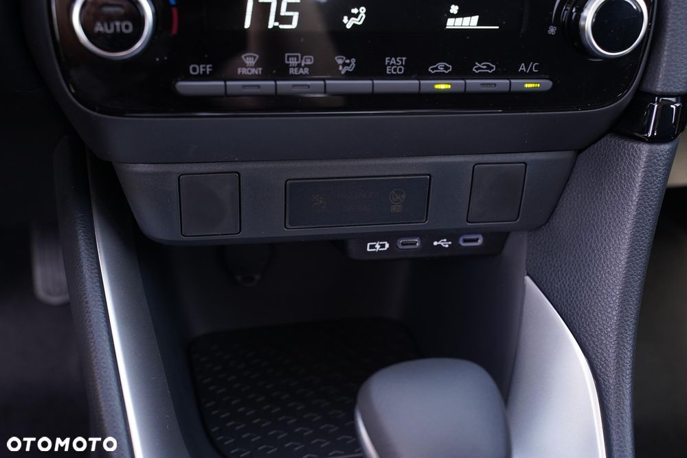 Toyota Yaris Hybrid 1.5 Comfort - 22