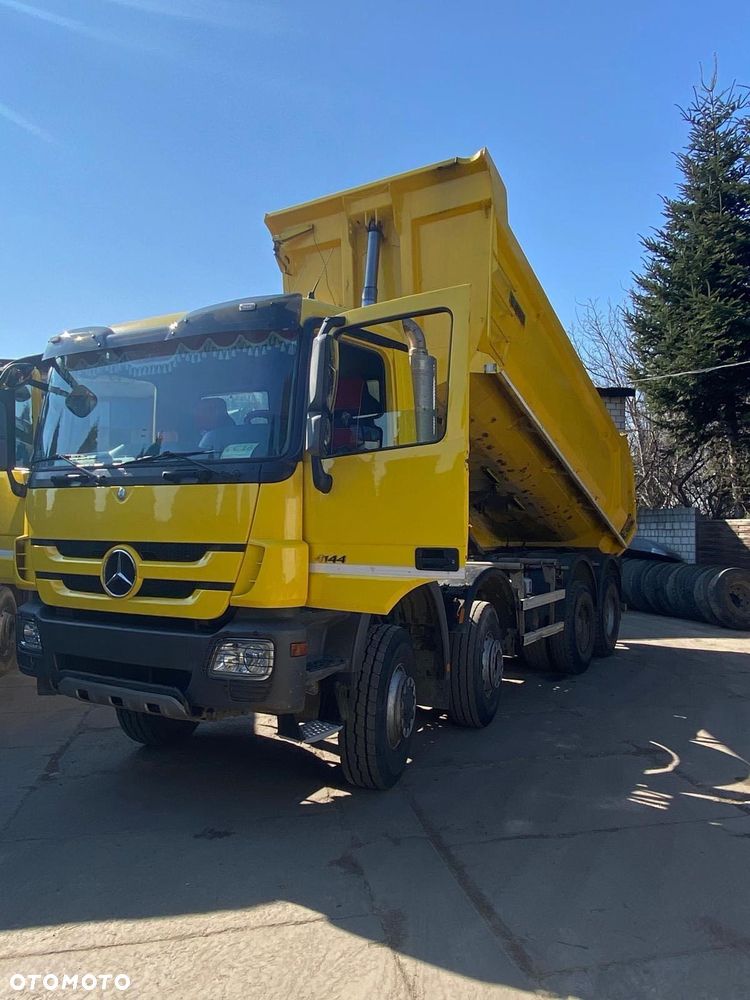 Mercedes-Benz Actros - 8