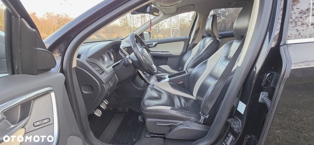 Volvo XC 60 D4 RDesign - 19