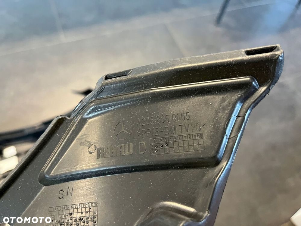 Ślizg zderzaka lewy prawy mercedes w205 nowe OEM - 3