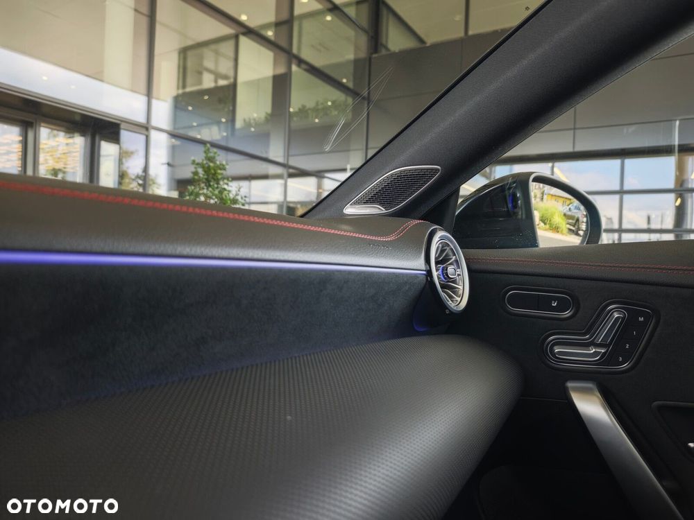 Mercedes-Benz CLA 220 mHEV 4-Matic AMG Line 8G-DCT - 28