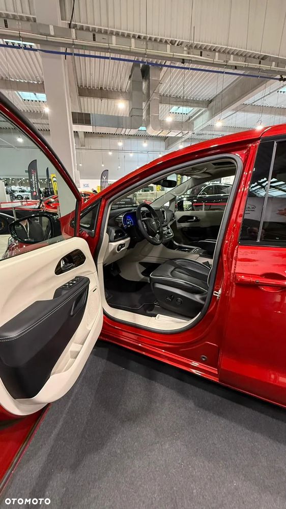 Chrysler Pacifica - 14