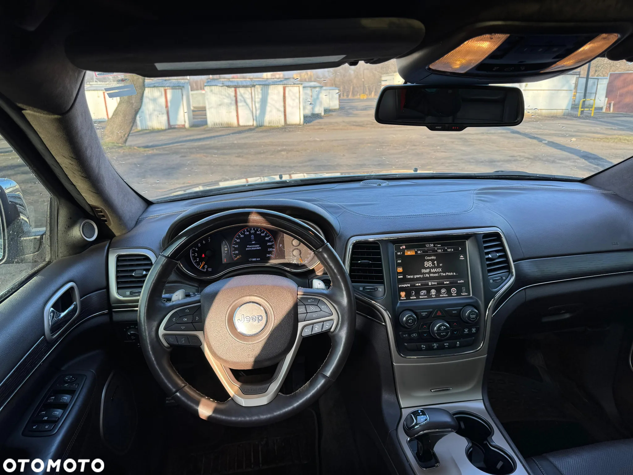 Jeep Grand Cherokee - 13