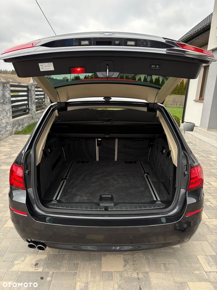 BMW Seria 5 525d - 17