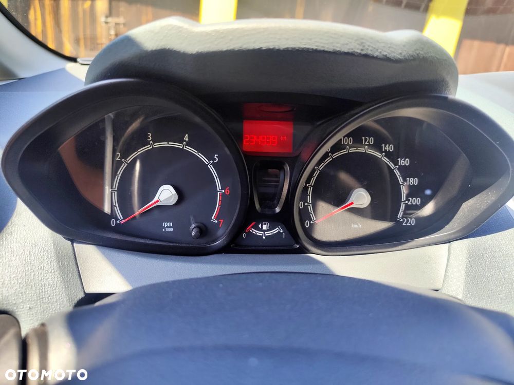 Ford Fiesta - 8