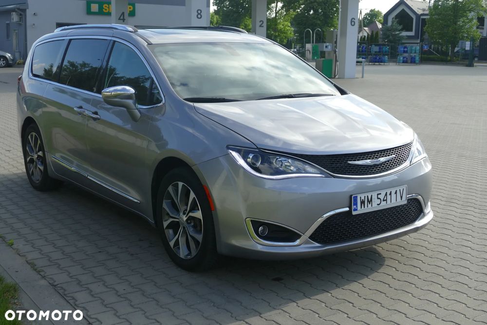 Chrysler Pacifica - 1