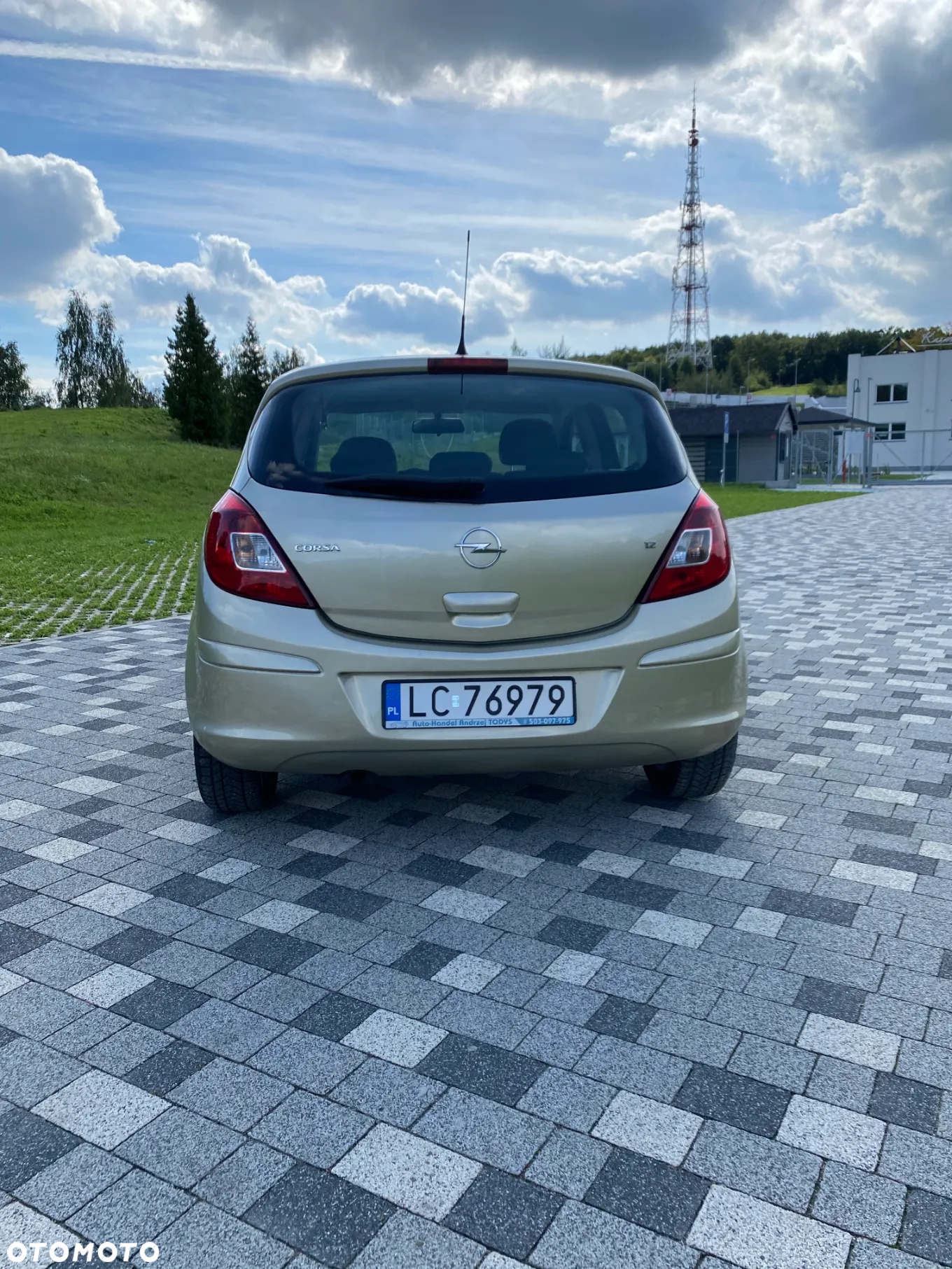 Opel Corsa 1.2 16V Cosmo - 8