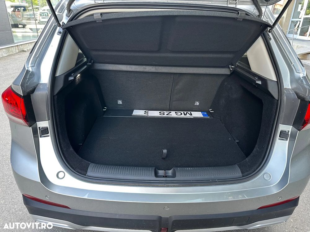 MG ZS HEV 1.5 GSI AT Exclusive - 13