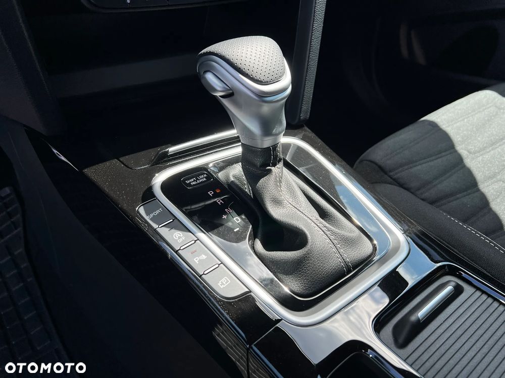 Kia ProCeed 1.5 T-GDI GT Line DCT - 24