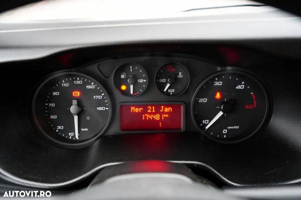 Iveco DAILY 35-140 / BASCULATOR / CU OPȚIUNI - 6 LOCURI / DOUĂ LOCURI / MANUAL / - 39