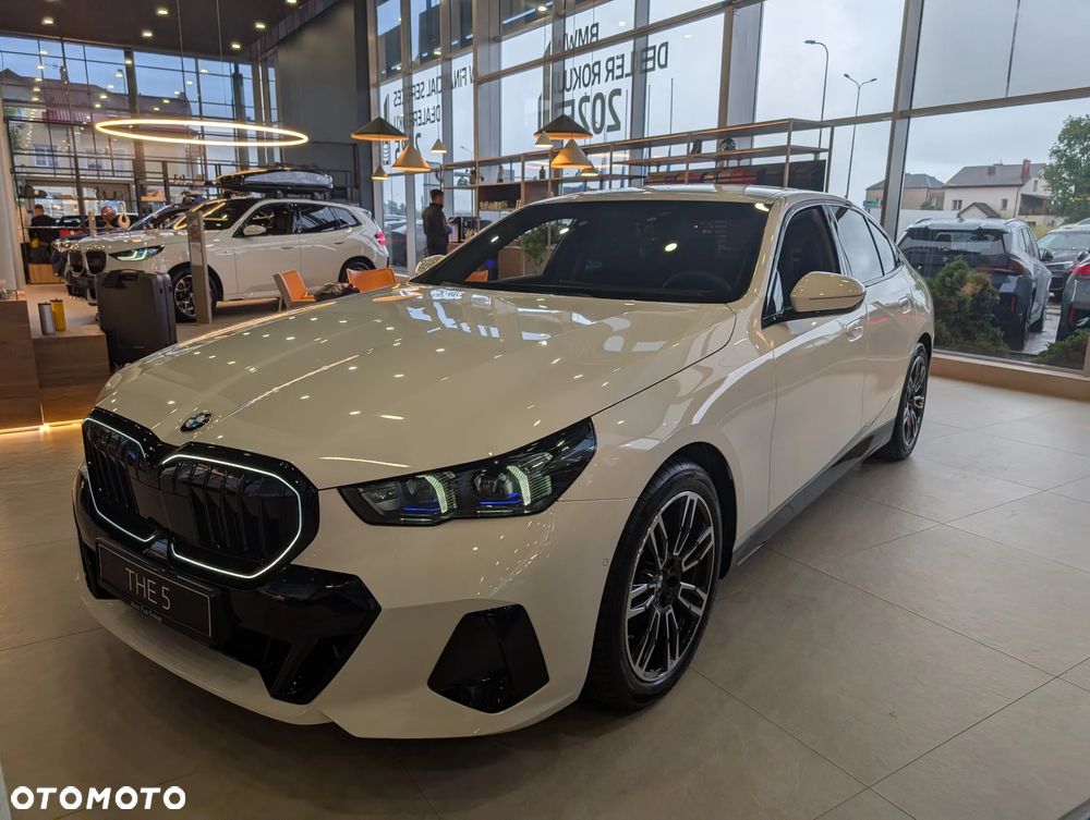 BMW Seria 5 520d xDrive mHEV M Sport - 1
