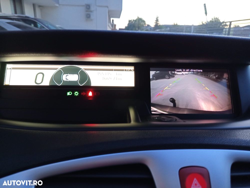 Renault Grand Scenic - 8